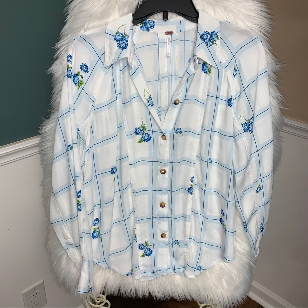 Free People Window to my heart Blouse - Picture 2 of 11